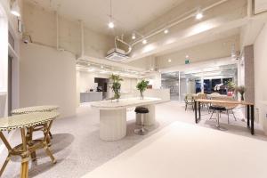 Gwangju W Lounge Hotel