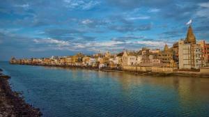 DWARKA HOME STAY AC family only