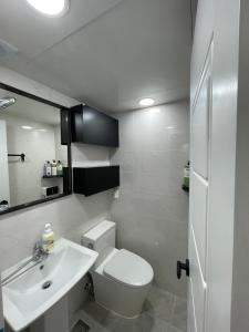 2호선 신촌역 도보3분 3-min walk from Sinchon Station Line2