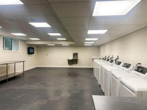 402 Modern Brand New Studio Apartment