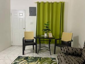 King St Penthouse 10 mins walk to Beach