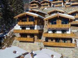 Chalet in Neukirchen 100 m ski lift