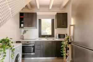 Marina by Vintage Travel