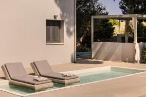 Marina by Vintage Travel