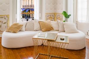 Luxury 5BR Apt Castle Views in HeartofLisbon