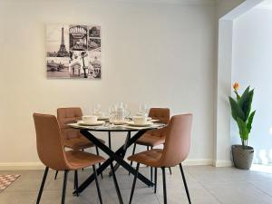 Charming 2BR Cottage in City Fringe Norwood