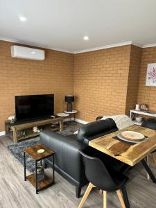 LBarza Self Contained 1BR close to CBD