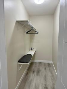 Newly Built Cozy Cove Suite