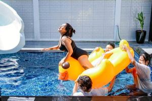 Mellow Family Pool Villa water Slide BBQ Karaoke 12 ppl