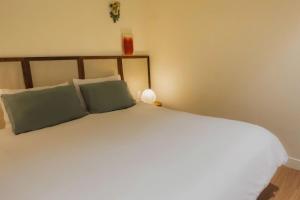 Quiet, minimalist space - Homestay District 1