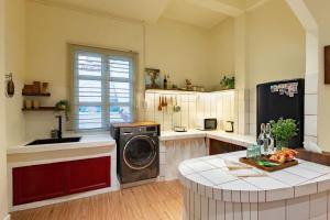 Quiet, minimalist space - Homestay District 1