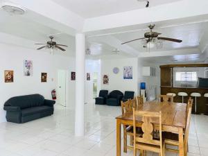 Luna Oslob Travellers Inn - Rest House