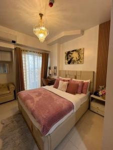 City & Samal View Studio with Balcony and Free WiFi & Netflix