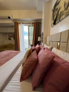 City & Samal View Studio with Balcony and Free WiFi & Netflix