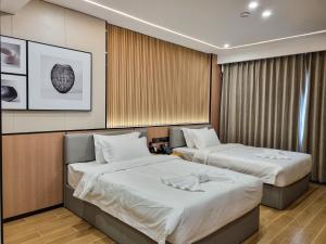 Man tony hotel