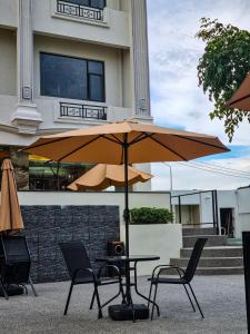 Man tony hotel