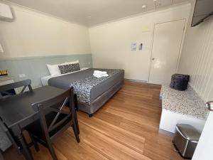 Surf Beach Motel Port