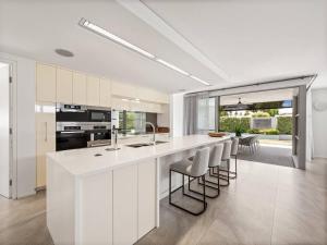 Peppermint Paradise - Seaside Comfort & Home Theatre