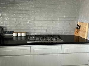 Retreat on Murray - Pool, Playground, Huge Deck!