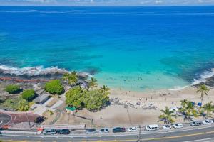 Ocean View White Sands Village only steps away from Magic Sands Beach
