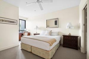 Waterfront Executive Apartment in central Geelong