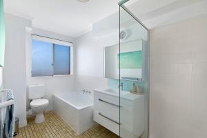 Immaculate Apartment at The Entrance, Tides of Fairport