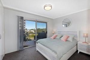 Immaculate Apartment at The Entrance, Tides of Fairport