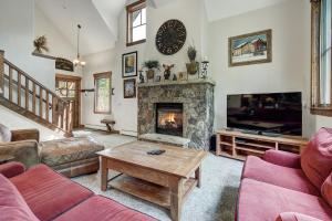 Private Townhome Close to Ski Back and Hot Tub townhouse