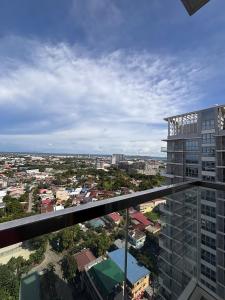 Chic Minimalist Suite in Central Location