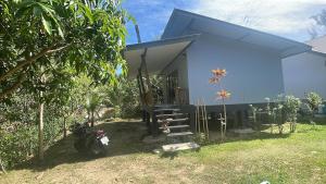 Canal hut 2 - Chaloklum