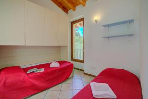 Eden House - Terrace & View Lake - Happy Rentals