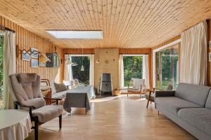 Cozy Holiday Home Near Dybesø Nature