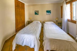 Primera linea de playa, Bahía Azul 42-B