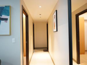 2 Bedroom luxury Apartment with washing machine in BGC Uptown