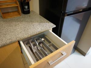 2 Bedroom luxury Apartment with washing machine in BGC Uptown