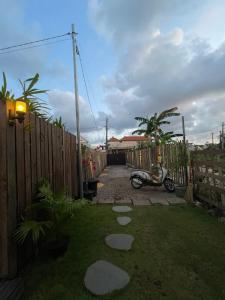 Tropical Private Bungalow Oasis Kemuning Bukit