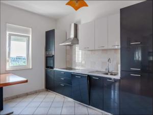 Villa in Vrsi with Pool near Sandy Beach