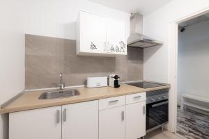 Stay U-nique Roger Llúria