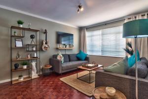 Trendy 1 bedroom flat in the heart of Green Point