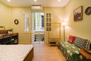 Anchie Vintage Homestay - Train Street Hanoi