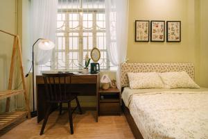 Anchie Vintage Homestay - Train Street Hanoi