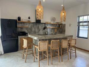 Villa ANSEJU Tranquillité, Jardin Tropical & 3 Chambres Spacieuses