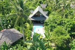 Tropical Jungle Villa 5 min walk to Cloud 9