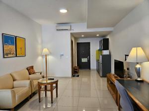 Charming & Bright Apartment