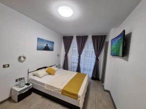 Apartament Sims Alessi Beach Pool & Spa