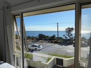 Stunning water views - Bayside Beach House Mornington