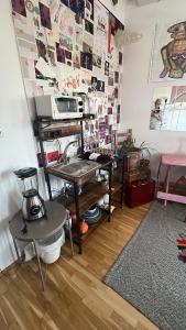 Central Artsy Studio, self check-in!