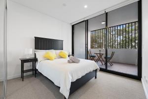 Bright & Stylish 2-Bedroom Escape in Gordon