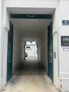 Cozy Apartments in Central Location with Free Parking on Availability