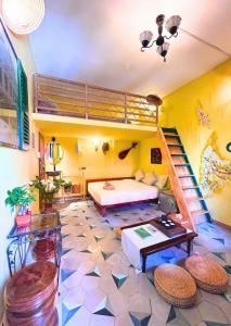 NEAR Ben Thanh Market - 2Beds Vintage Duplex